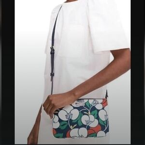 Kate Spade- Daen Triple Gusset Crossbody Bag (Blazer Blue-Multi💙)